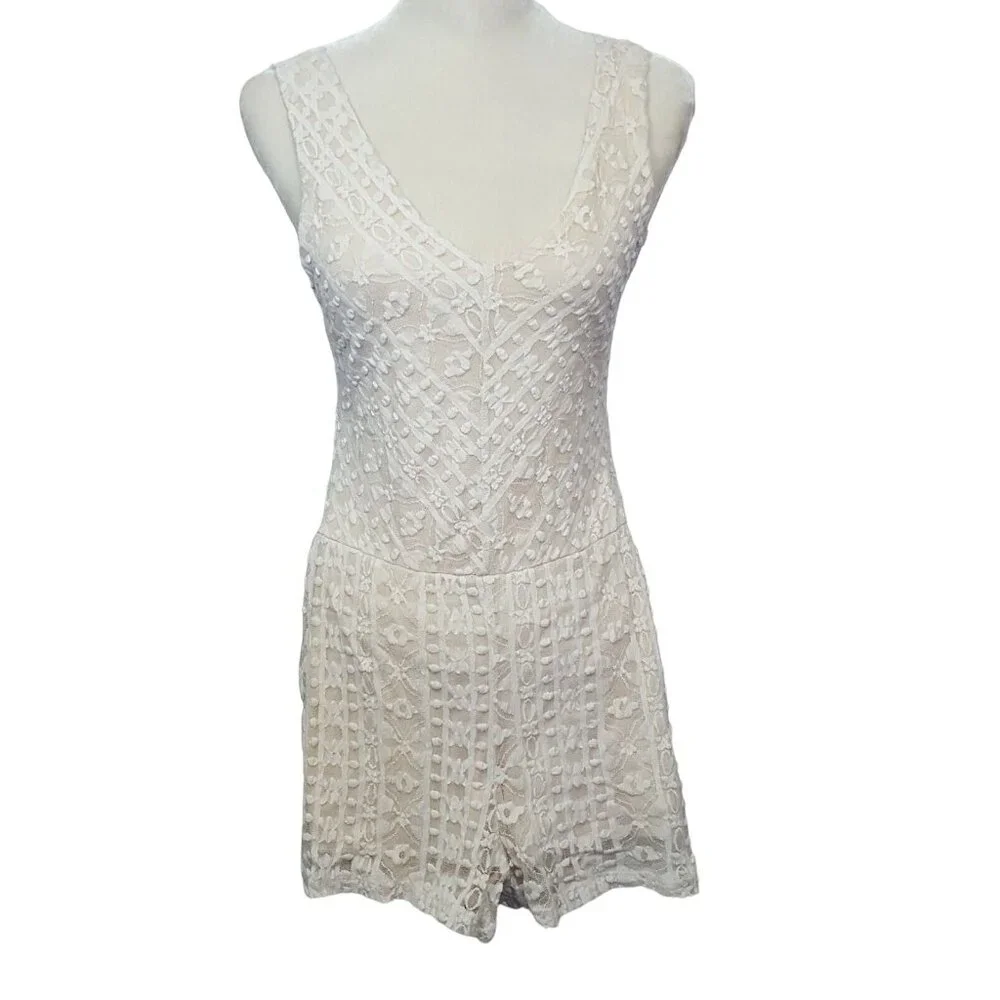 Olive Tree Lace Crochet Romper Women's Size S Shorts Jumper Sleeveless Cream - Picture 2 of 8